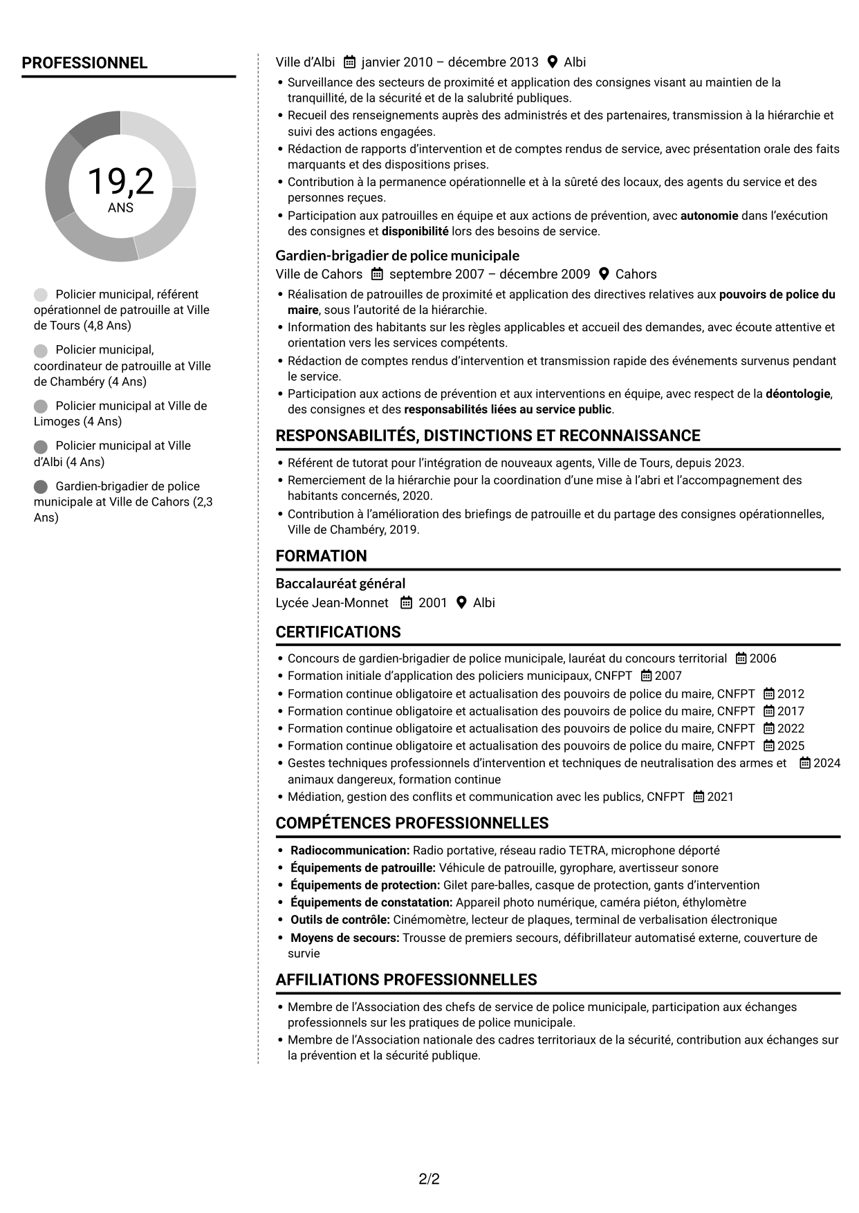 CV Moderne (format à deux colonnes avec photo à gauche et séparateur) : Policier municipal - Prévention et tranquillité publiques, page 2