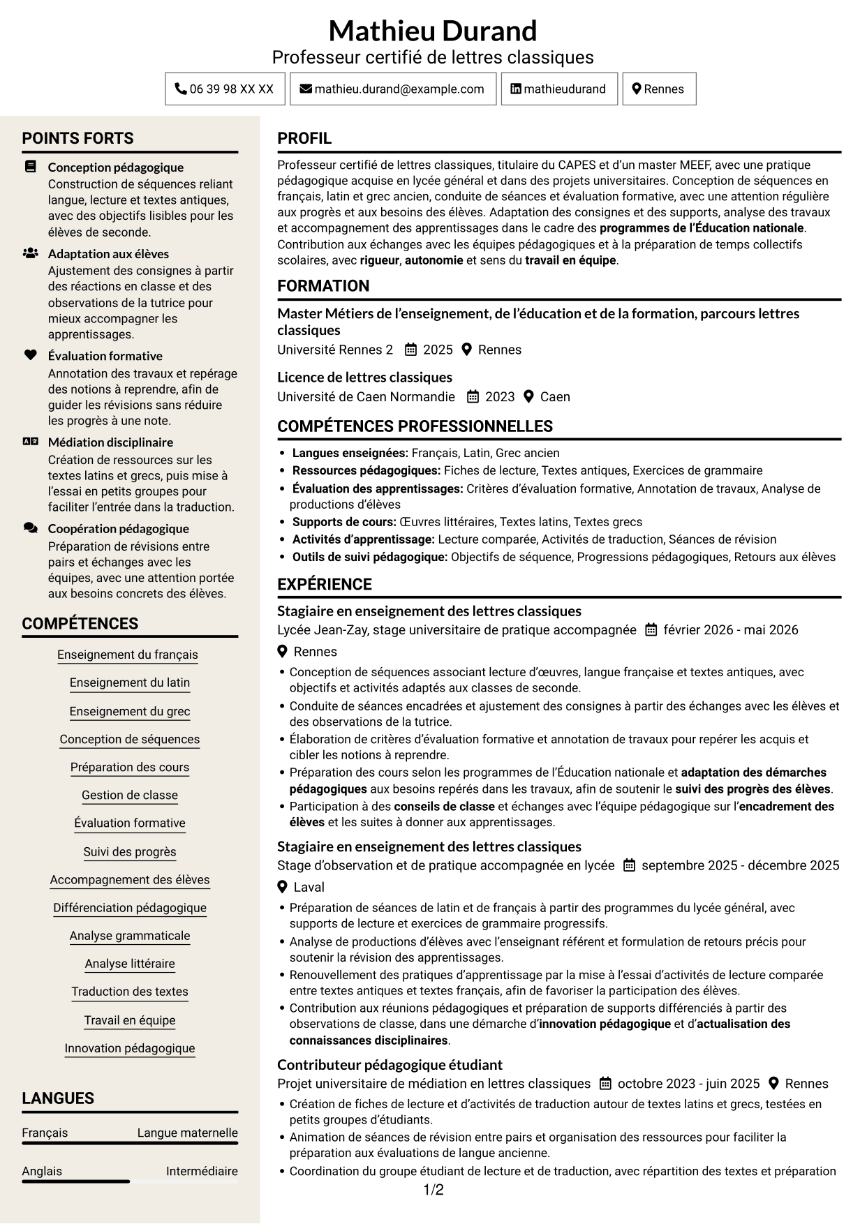 CV Fonceur (format à deux colonnes avec en-tête centré sans photo) : Professeur certifié - Lettres classiques, page 1