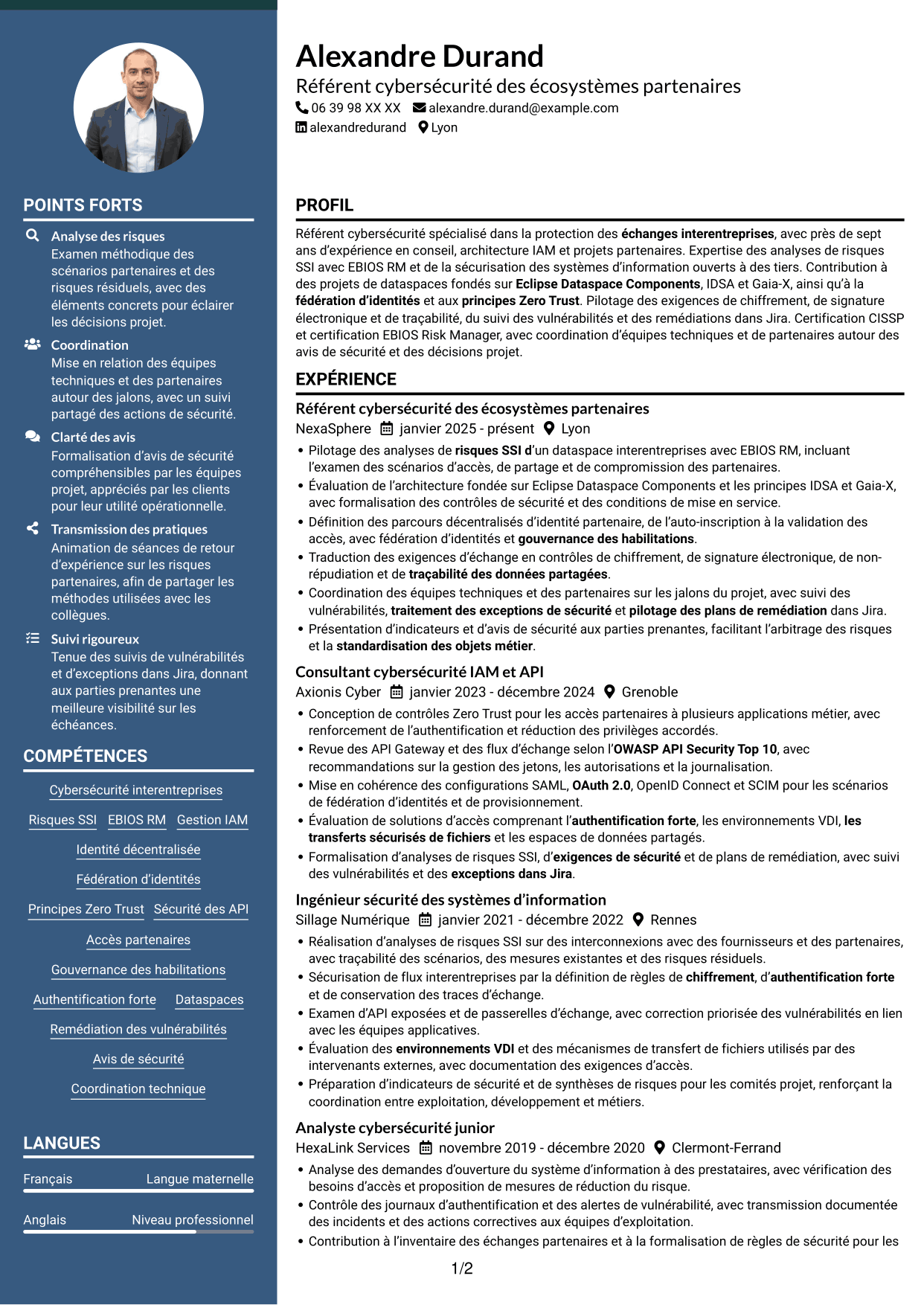 CV Élégant (format à colonne latérale colorée avec photo) : Référent Cybersécurité - Échanges interentreprises, page 1