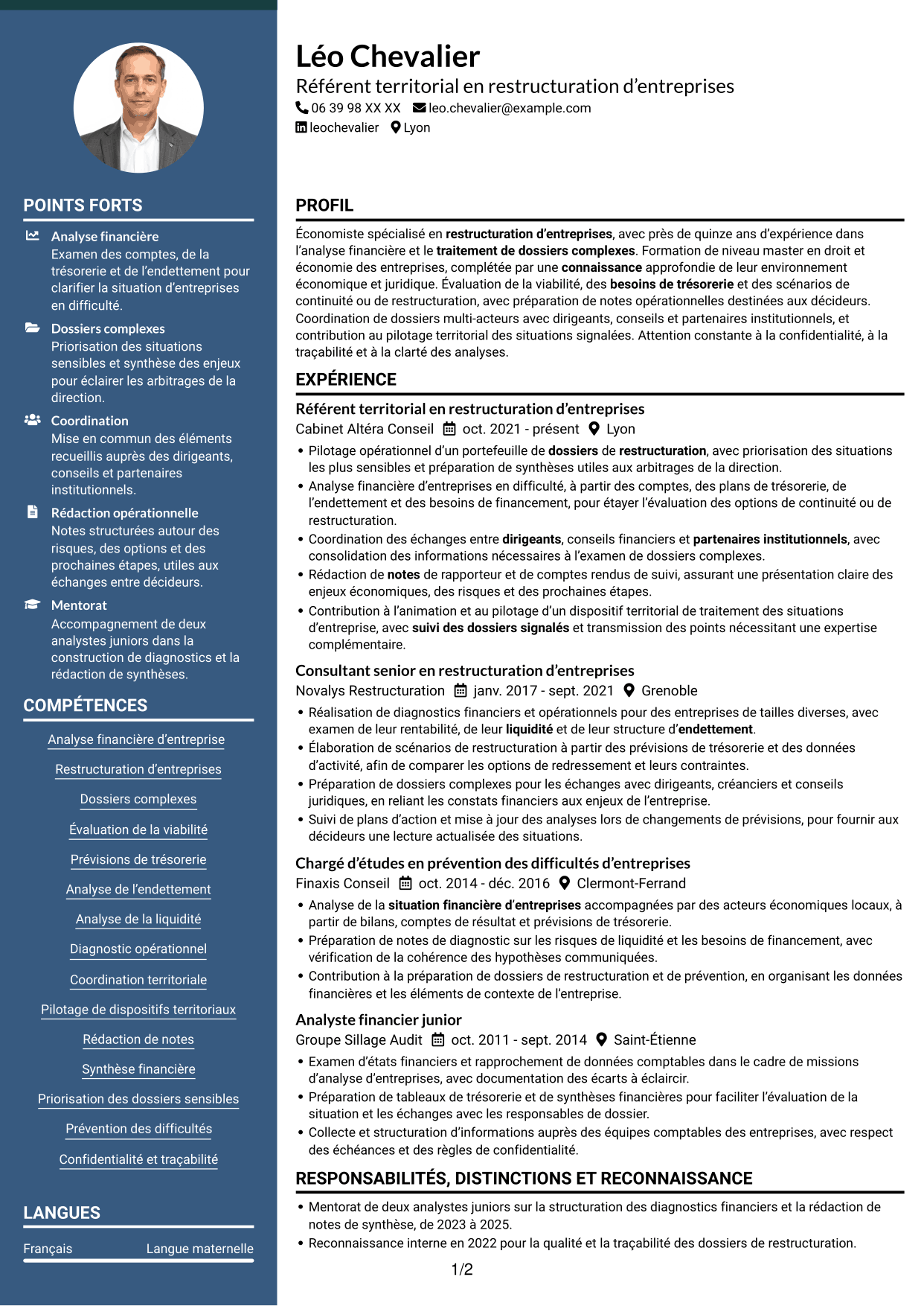 CV Élégant (format à colonne latérale colorée avec photo) : Rapporteur territorial - Restructuration d’entreprises, page 1