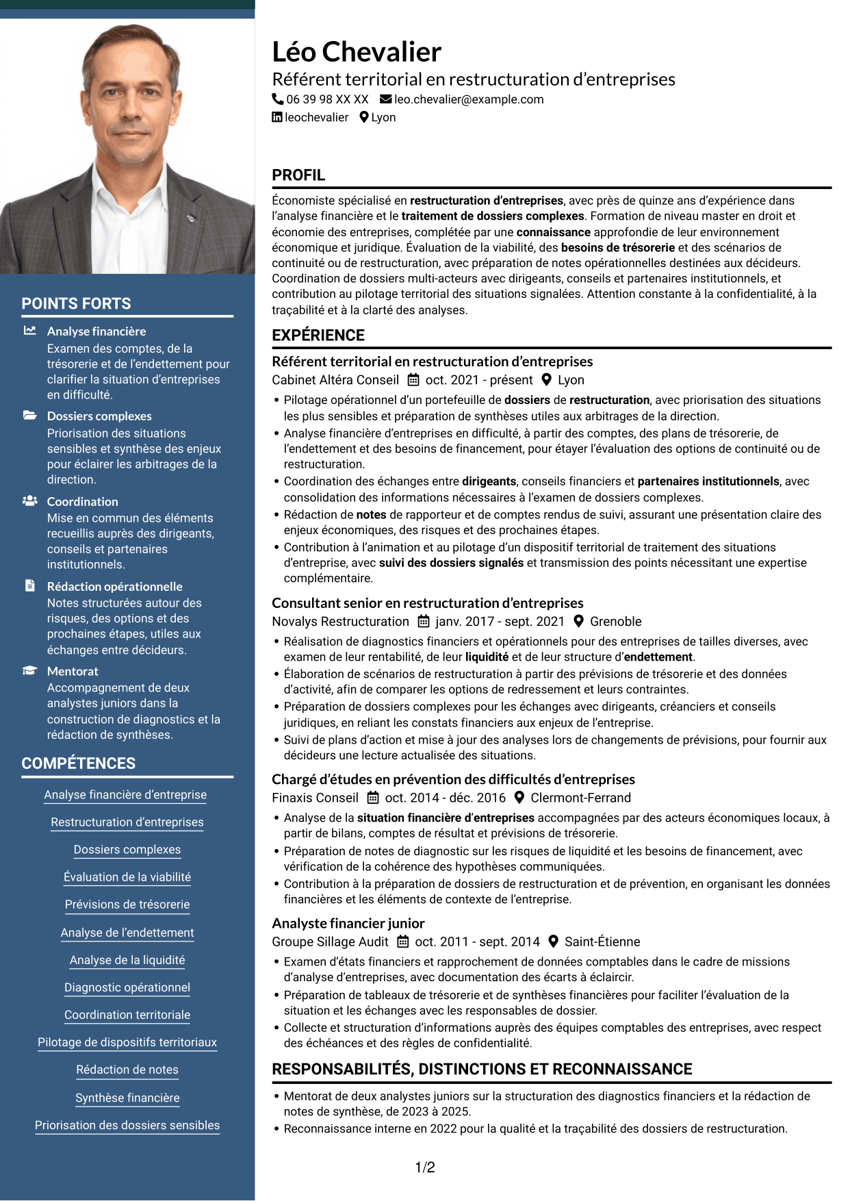 CV Signature (format à colonne latérale colorée avec grande photo) : Rapporteur territorial - Restructuration d’entreprises, page 1