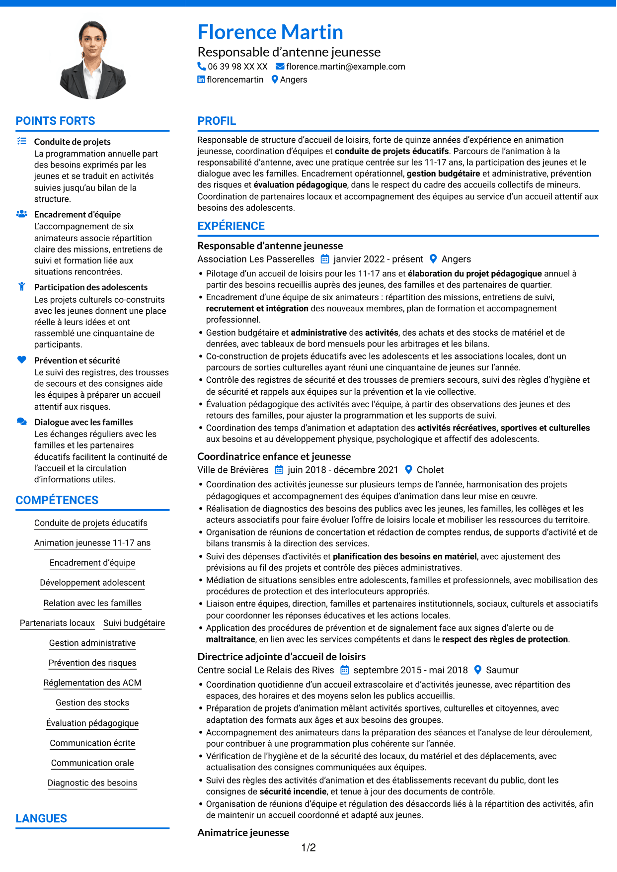 CV Audacieux (format à deux colonnes avec accents colorés et photo) : Responsable de structure d’accueil de loisirs - Jeunesse 11-17 ans, page 1