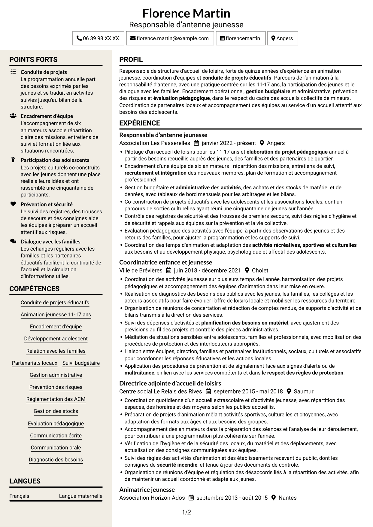 CV Fonceur (format à deux colonnes avec en-tête centré sans photo) : Responsable de structure d’accueil de loisirs - Jeunesse 11-17 ans, page 1