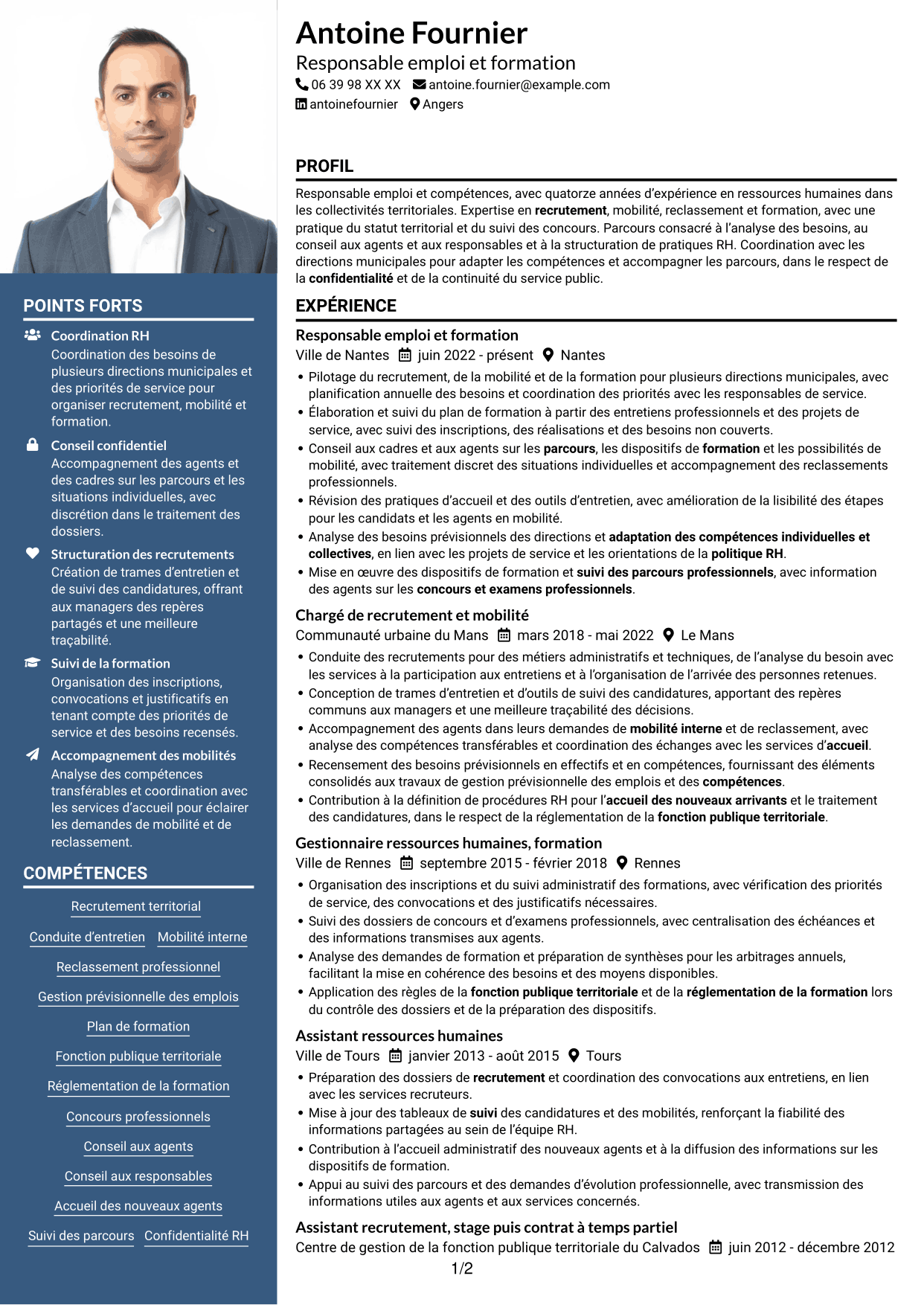 CV Signature (format à colonne latérale colorée avec grande photo) : Responsable emploi compétences - Recrutement et formation, page 1