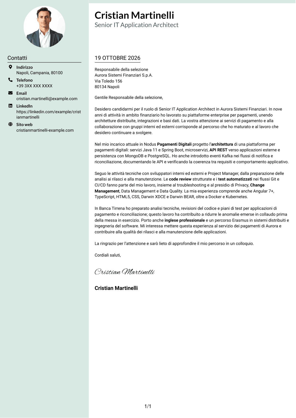Lettera di presentazione Dirigente (formato con colonna laterale tenue e foto arrotondata): Senior IT Application Architect - Pagamenti, pagina 1