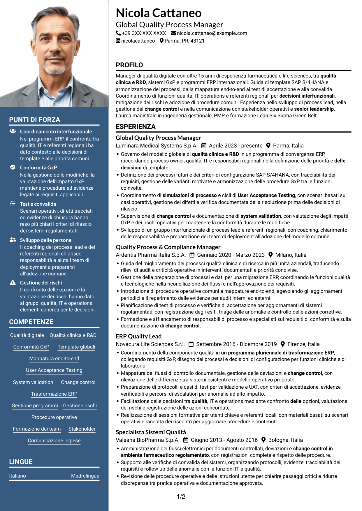 CV Signature (formato con colonna laterale colorata e foto grande): Senior Manager, Digital Quality - Clinical/R&D Quality, pagina 1